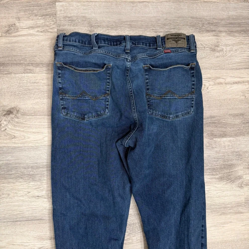 Wrangler straight fit
